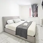 Apartment New Big Flat 8 Pers Ac Wifi *