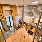 Amber - Highlights And Apartment *