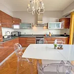 Apartment Cosy Cariatides Promenade
