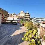 Romantic 1Br Escape With Sun-Rooftop Terrace