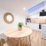 Cozy Avec Terrasse N12 Apartment