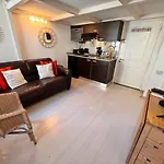 Tranquil Studio With Mezzanine In Carre Dor