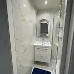 Lumineux A 2min De La Apartment *