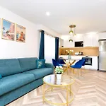 Bel Appartement Port De Nice Avec Terrasse, Parking