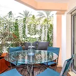 Bel Port De Avec Terrasse, Parking Apartment
