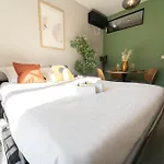 Old Town Diamond, Adorable Sunny Apartment With Ac