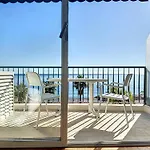 Seaview Promenade des Anglais 2brs apartment Parking cars 1800 kg max