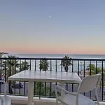 Seaview Promenade des Anglais 2brs apartment Parking cars 1800 kg max