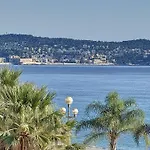Seaview Promenade des Anglais 2brs apartment Parking cars 1800 kg max