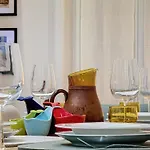 Charming 2-Bedroom Retreat Near City Center With Excellent Transport Links