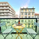 Apartment 600 M De La Promenade Des
