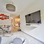 Modern 2br Flat - De Apartment Nice
