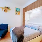 Haliviera - Golden Square, 1min From Apartment *