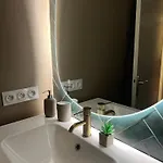 Olympie, Airport, Train And Tram Station Fully Equipped For 3 Peoples Apartment *