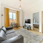 Spacious Apartment-Hypercentre