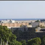 Grand 5 Chambres, 5 Television , 95 M2, Vue Mer, Tramway Sur Place, Gare Train 2 Min, Aeroport 5 Min , Large 5 Bedrooms, 5 Televisions, 95 M2, Sea View, Tram On Site, Train Station 2 Mins, Airport 5 Mins *