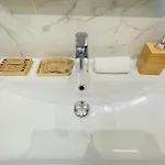 Old Town Place Rossetti Themed 2br Full Air Conditioning Apartment