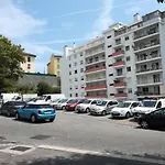 Cosy F1 Avec Grande Terrasse A 2 Pas Du Tramway