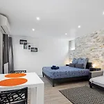 Renting - Penchienatti - Chic & Modern Urban Pearl Massena Old Apartment Nice