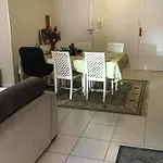 Port Quartier Antiquaire Homestay *