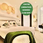 Aparthotel Liberation Center - Private Balcony - 24&7 Reception - Luggage Storage 4*