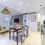 Hyper Centre - Charming Duplex - Luxury - Reversible Air Conditioning - 10 Mins From Place Massena Apartment