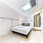 Hyper Centre - Charming Duplex - Luxury - Reversible Air Conditioning - 10 Mins From Place Massena Nice