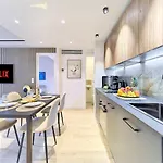 Hyper Centre - Charming Duplex - Luxury - Reversible Air Conditioning - 10 Mins From Place Massena Apartment *