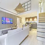 Hyper Centre - Charming Duplex - Luxury - Reversible Air Conditioning - 10 Mins From Place Massena Apartment *