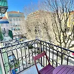 Place Grimaldi, Close To And Restaurants, With Balcony * Nice