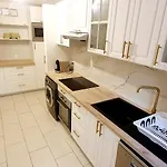 3 Pieces Sur Centre Apartment