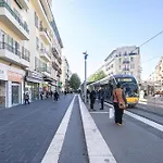 Shopping Et Detente Au Centre De ! Nice