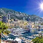 Villa Des Pergolas -6 Bdrs - 5 Bathrs -Parking -Jardin -Jacuzzi -Tramstation , 10 Min Beach