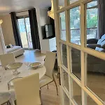 Apartment 6 People Near Airport