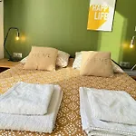 Cosy Cocoon Place Massena Apartment *