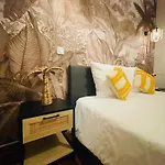 Old Town Place Rossetti Themed 2br Full Air Conditioning Apartment *