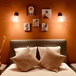 Apartment Old Town Place Rossetti Themed 2br Full Air Conditioning *