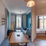 Lovely 2 Bedroom In With Balcony * Nice