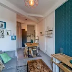 Lovely 2 Bedroom In With Balcony *