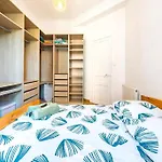 Lovely 2 Bedroom In With Balcony Nice