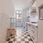 Apartment Lovely 2 Bedroom In With Balcony *