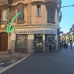 Lovely 2 Bedroom In With Balcony *