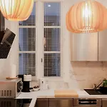 Old Town Place Rossetti Themed 2br Full Air Conditioning *