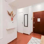 Old Town Place Rossetti Themed 2br Full Air Conditioning Nice