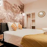Apartment Old Town Place Rossetti Themed 2br Full Air Conditioning *