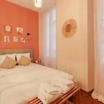 Old Town Place Rossetti Themed 2br Full Air Conditioning Apartment