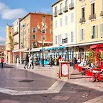 Proche Du Cours Saleya Et De La Plage, Dans Le Vieux Nice, Spacieux Et Climatise * Nice