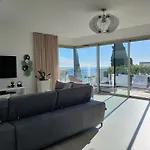 Laconsolate Apartment *