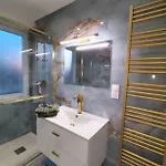 Cozy Downtown 2 Bedroom 1 Min 1 Min Tramway 10min Airport Air Conditionner Apartment
