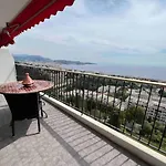 Beautiful Pool & Garage View Apartment Nice